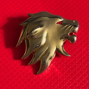 Vintage CMI Gold Tone Loin Head Brooch 1.5”